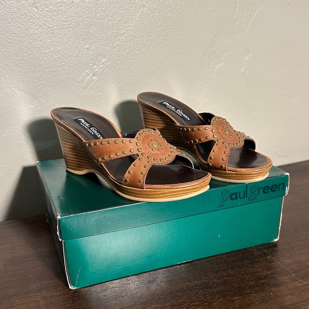 Paul Green Pace Brown Leather Wedge Sandals with Stud Accents NWT